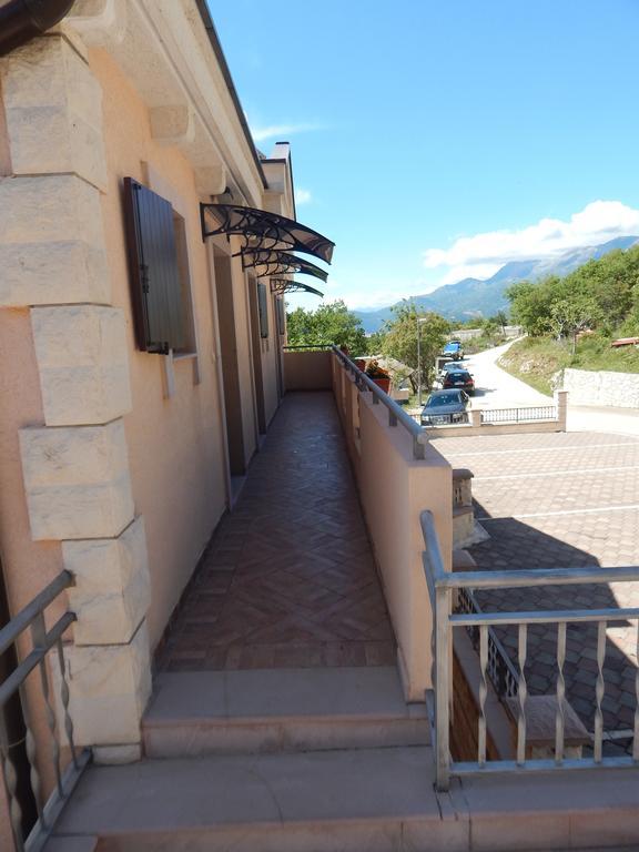 Apartmani Zona Sveti Stefan Exteriör bild